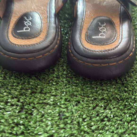 NWOT BOC Women’s Black Slip on Sandals with Adjustable Side Strap - Picture 4 of 11